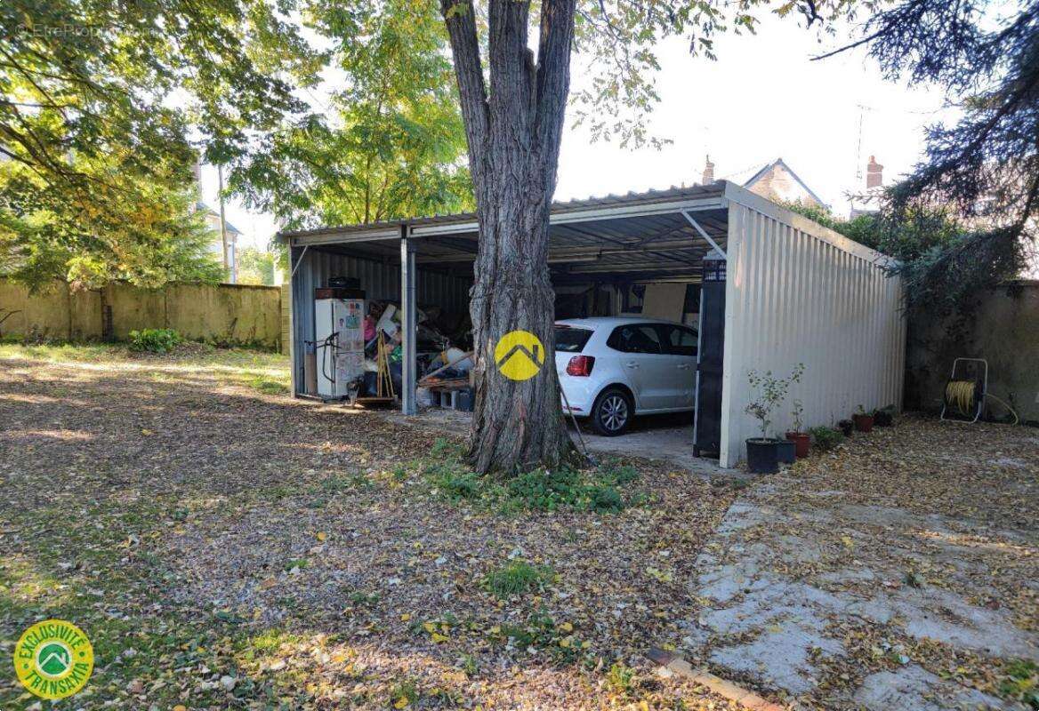 Maison à LA GUERCHE-SUR-L&#039;AUBOIS