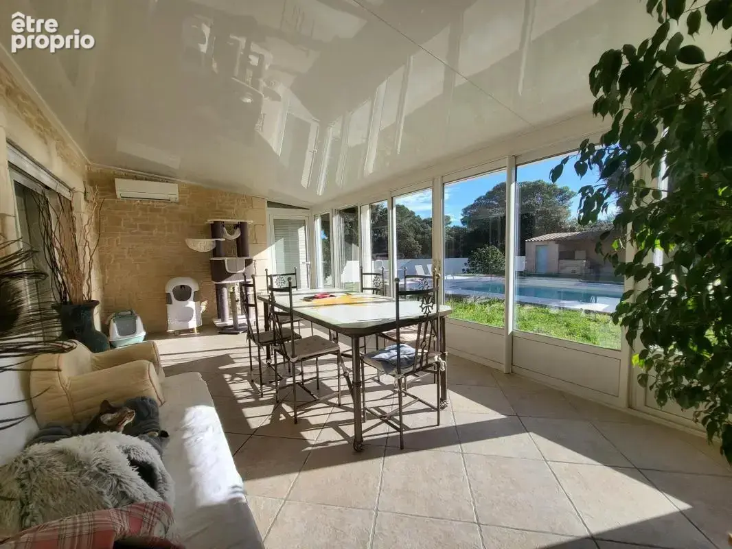 Maison de plain-pied, grande pièce de vie, 2 chambre, véranda, piscine 1600 m² de terrain - photo 11