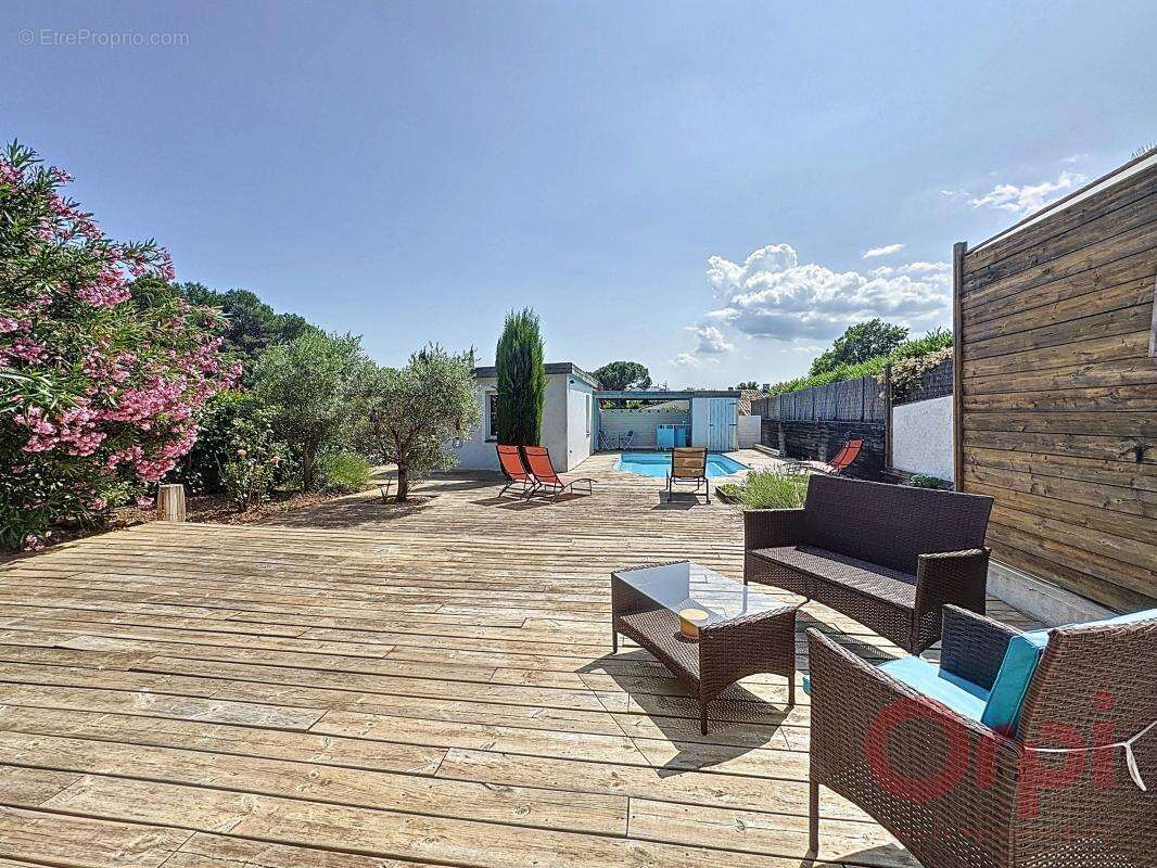 Maison à ROQUEBRUNE-SUR-ARGENS