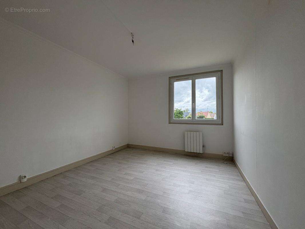 À Vendre à Lacroix St Ouen , Appartement vendu loué - photo 3