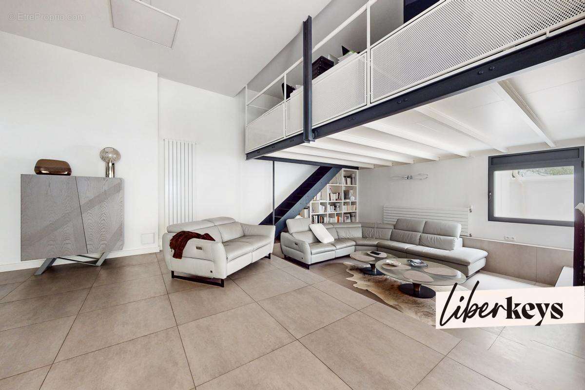 Appartement à SAINT-MAUR-DES-FOSSES