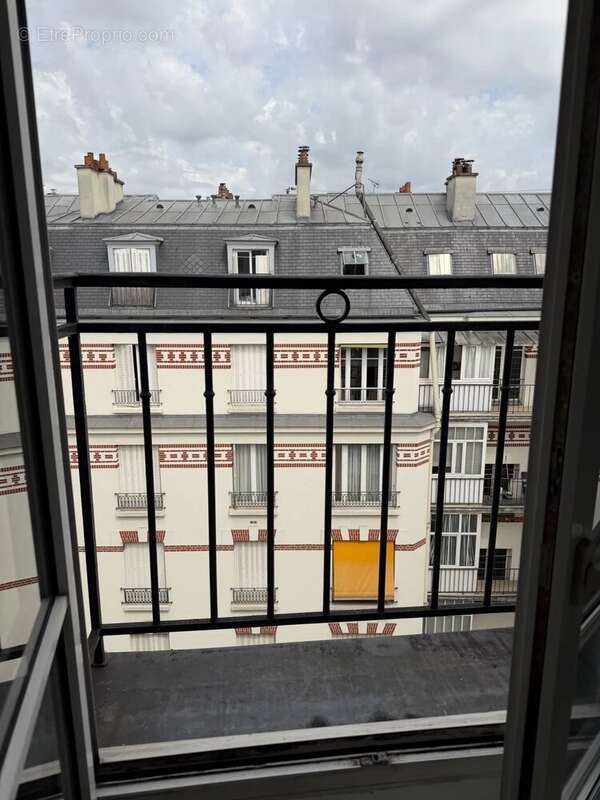 Appartement à PARIS-17E