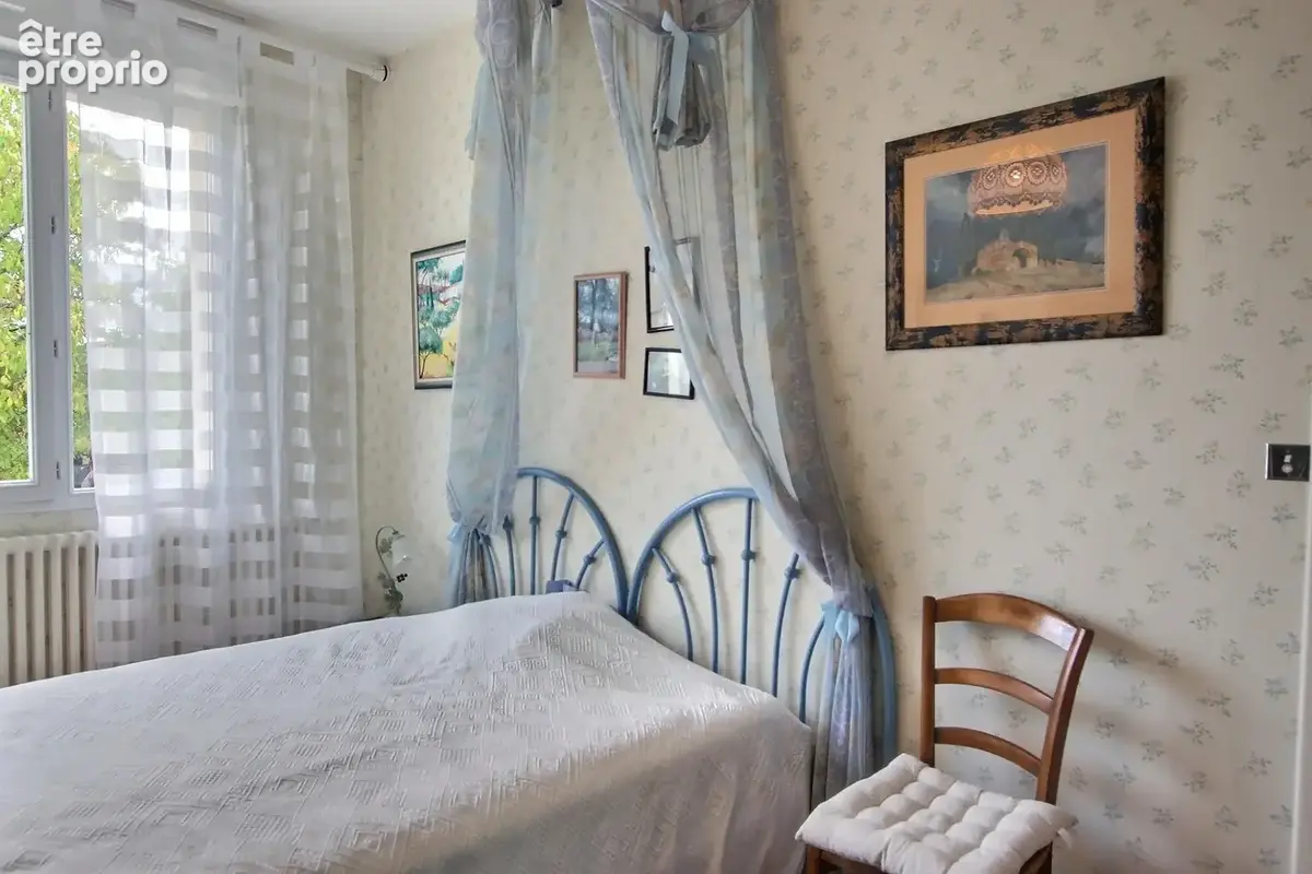 Mehun-sur-yèvre – ensemble immobilier atypique avec annexe et grand terrain - photo 13