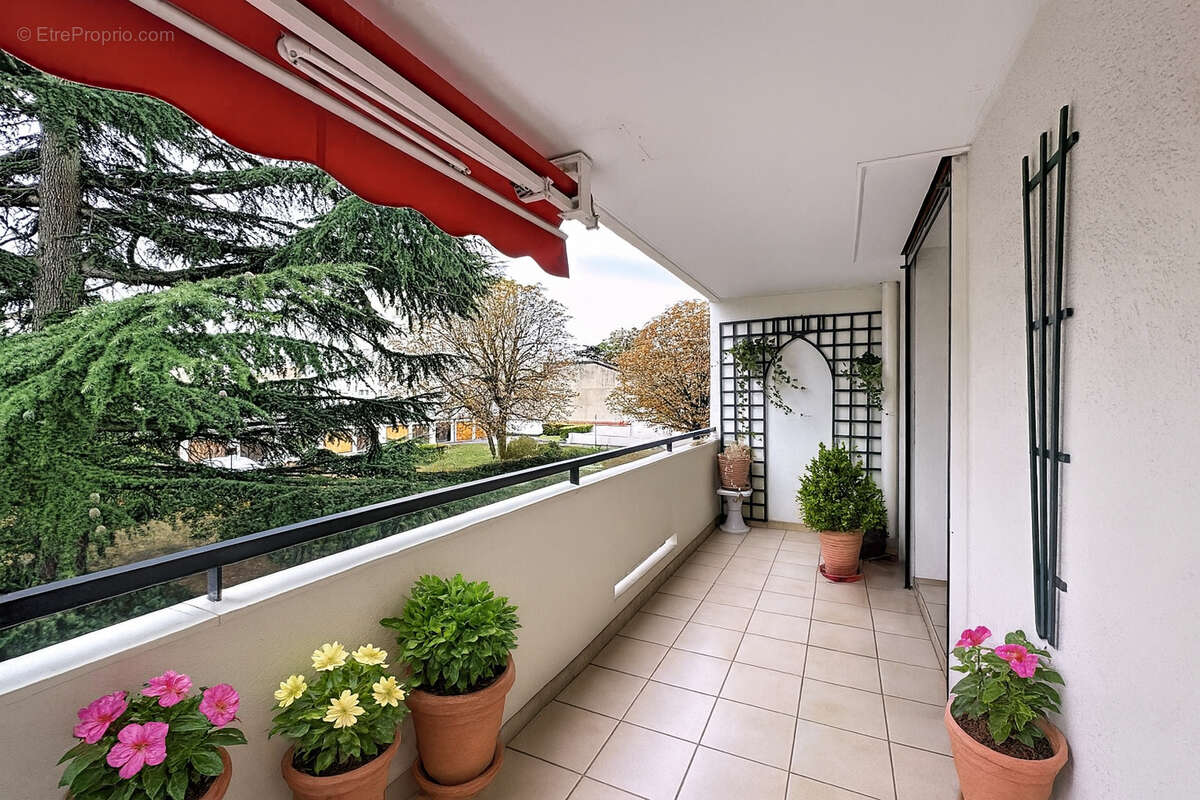 Appartement Saint Maur Des Fosses 5 /6 pièce(s) 97.01 m2 - photo 2