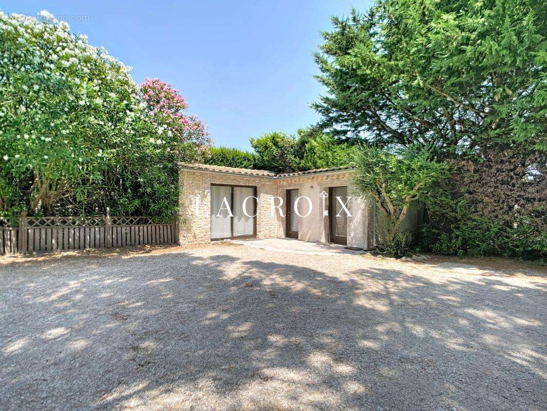 Maison 197 m² à Althen-Des-Paluds  - photo 5