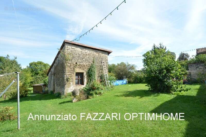 Maison à LUZY-SAINT-MARTIN