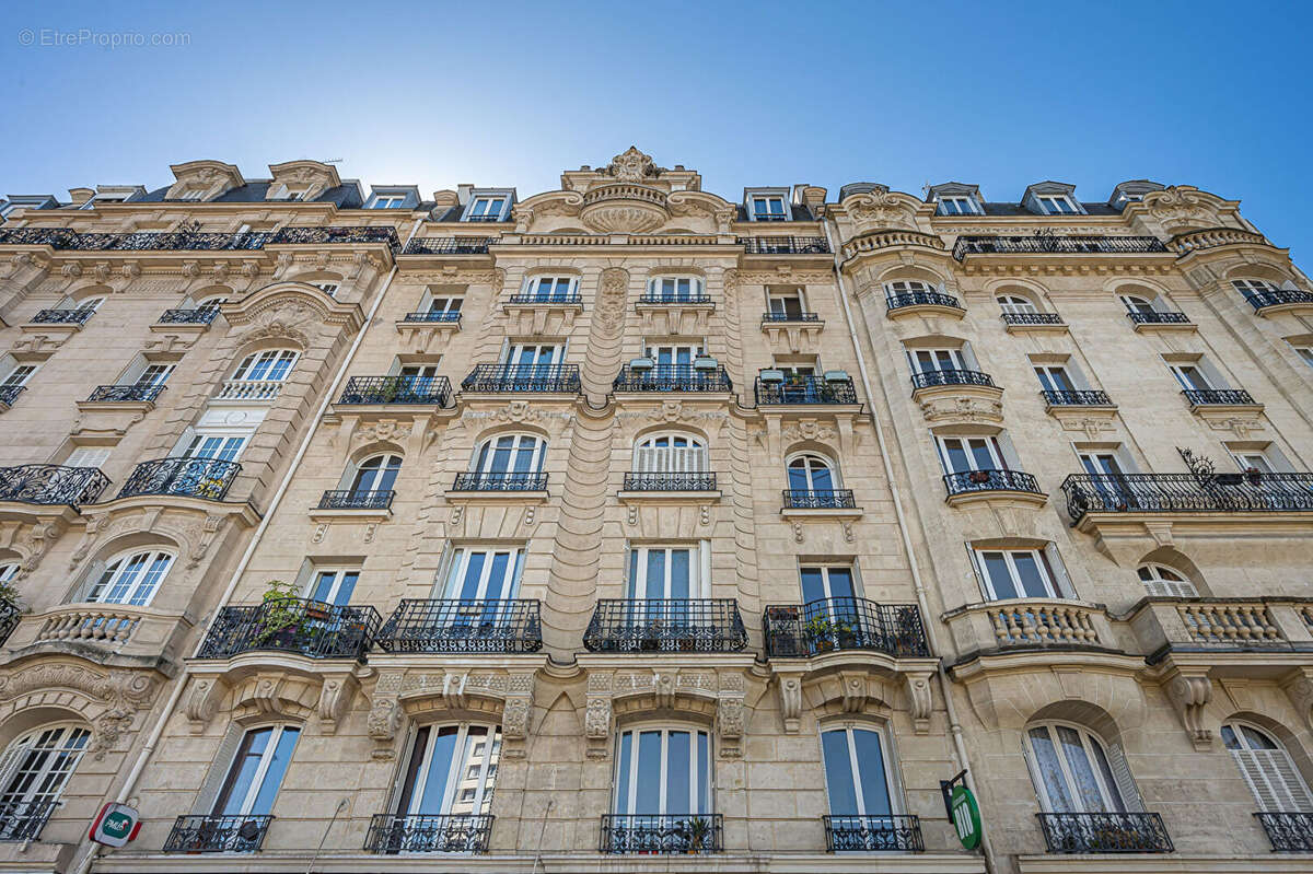 Paris 12 - 4P refait à neuf  54.81 m2 au sol 2 chambres - 1er étage ascenseur Gardien - photo 11