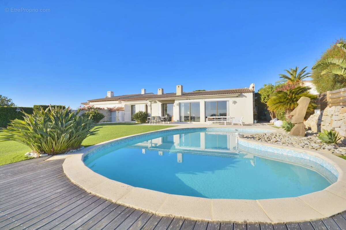 Maison à VILLENEUVE-LOUBET