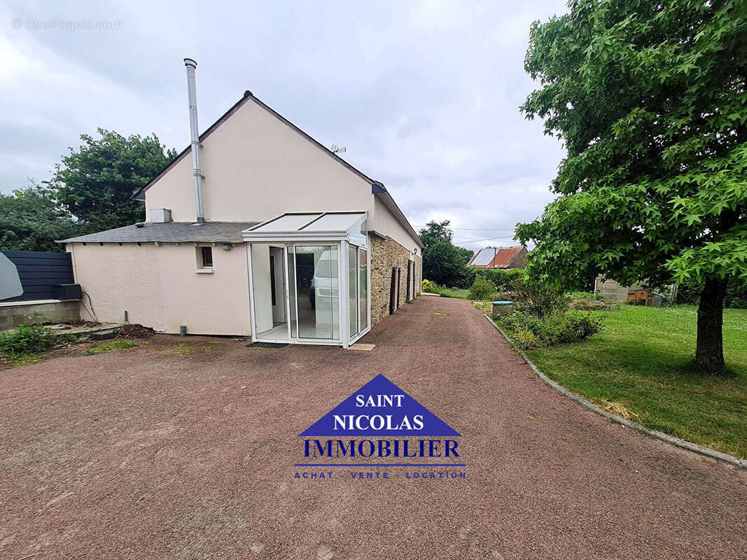 Maison à SAINT-AUBIN-DES-CHATEAUX