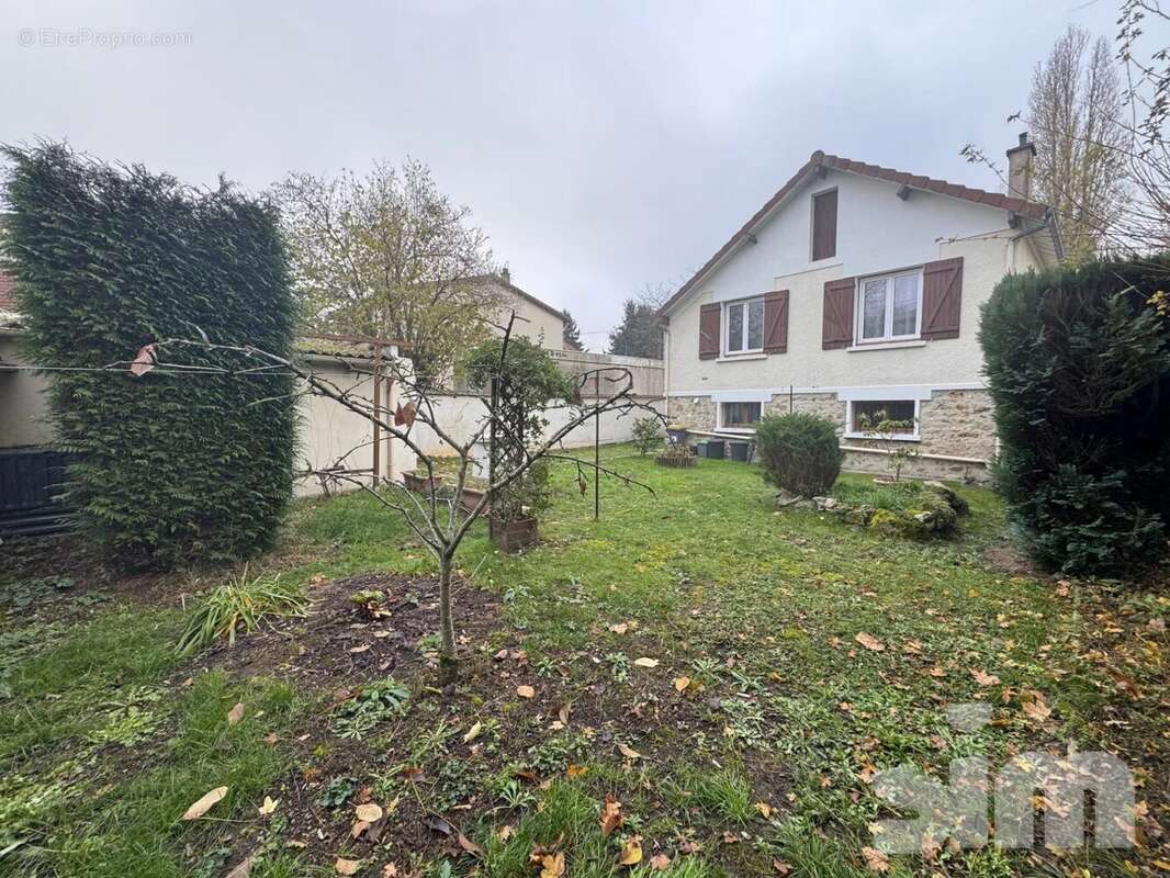 Maison à VAIRES-SUR-MARNE