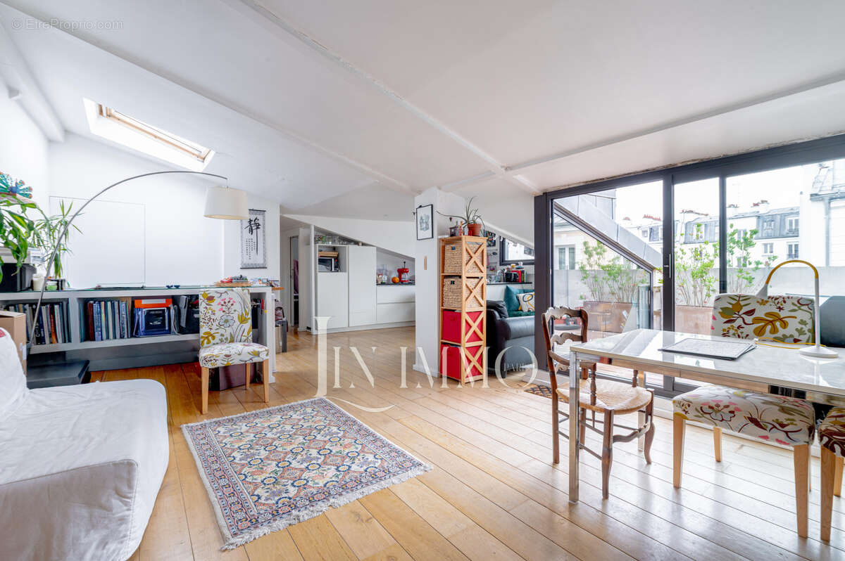 Appartement à PARIS-14E