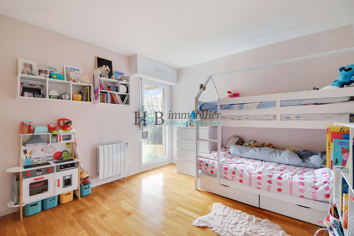 3 pièces   74 m2 avec 8 m2de balcon - exposé Sud-Ouest donnant sur le Parc de l’Alsacienne - photo 11