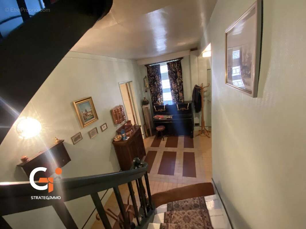 Maison à SAINT-ETIENNE-DU-ROUVRAY