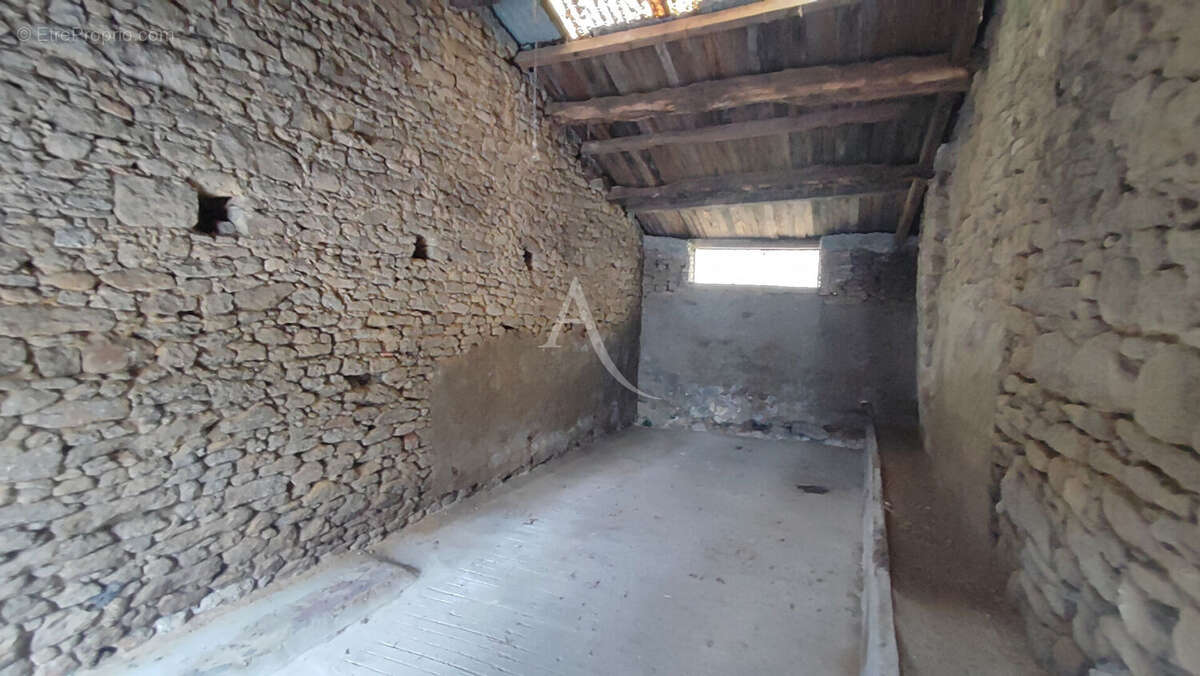 Parking à LA GENETOUZE