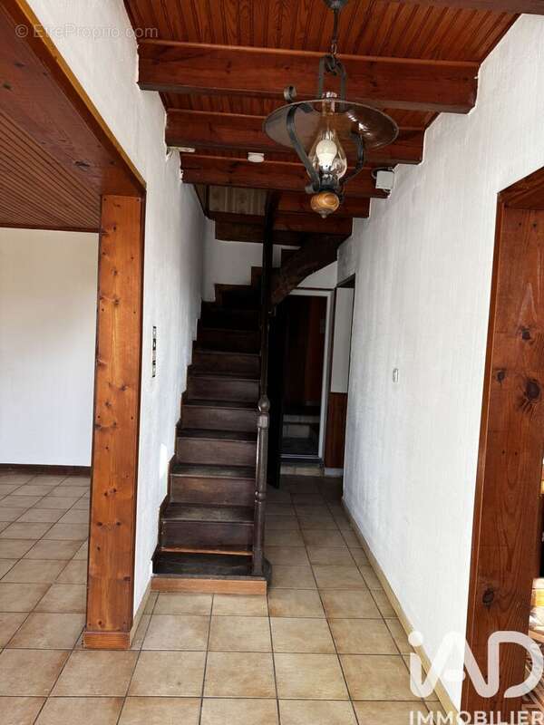 Maison 112 m² à Courpignac  - photo 3