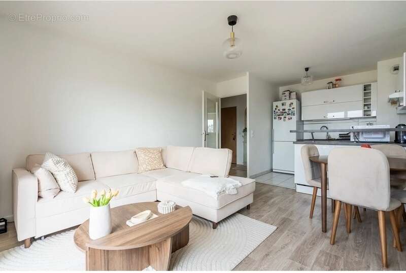 Appartement à vendre T 3 , 55 m2 a LIVRY GARGAN (93) - photo 2