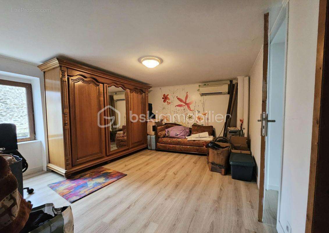 Maison familiale avec terrasse et jardin - photo 8