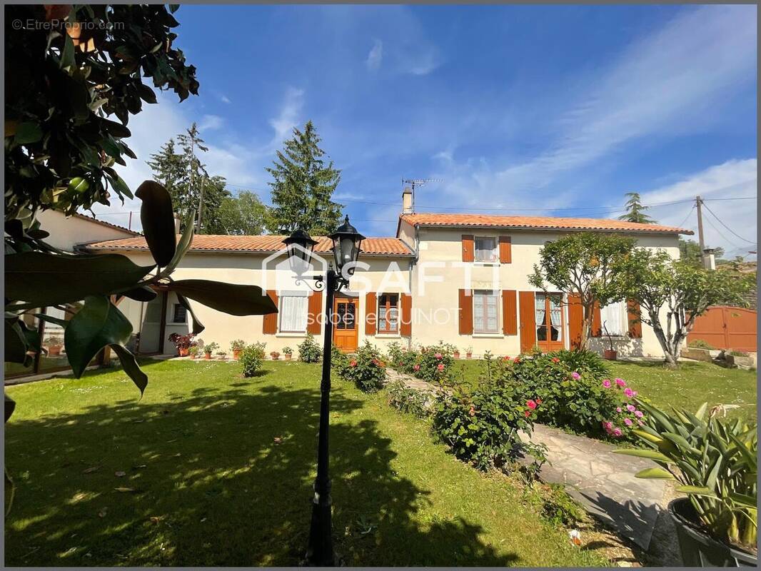 Photo 1 - Maison à CHEF-BOUTONNE