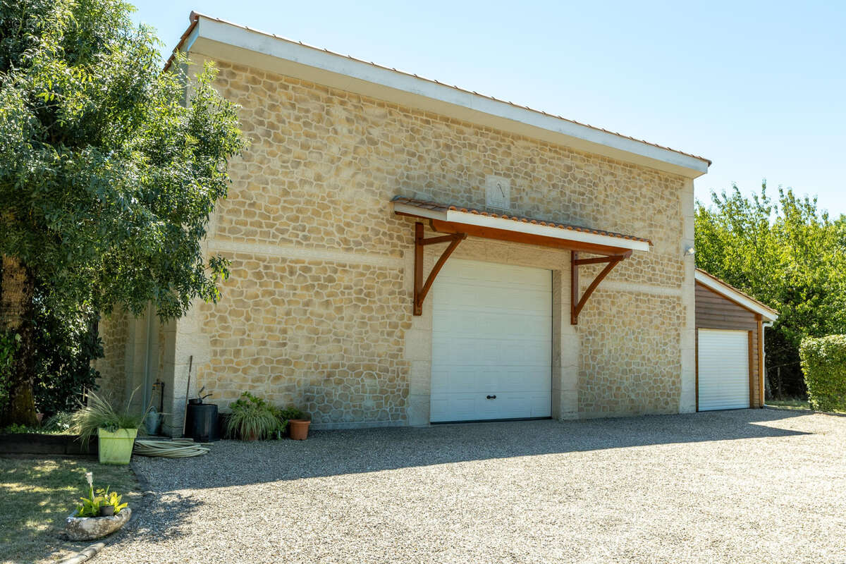 Domaine d'exception a 45 min de bordeaux - chalet honka de prestige, 3 gites en pierre et espace bien-etre sur - photo 12
