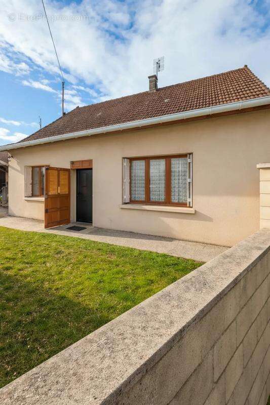 Maison à FRETTERANS