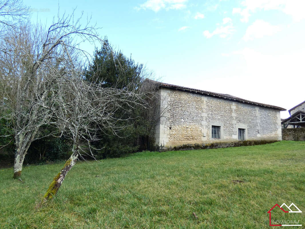 Maison à SAINT-PRIVAT-DES-PRES