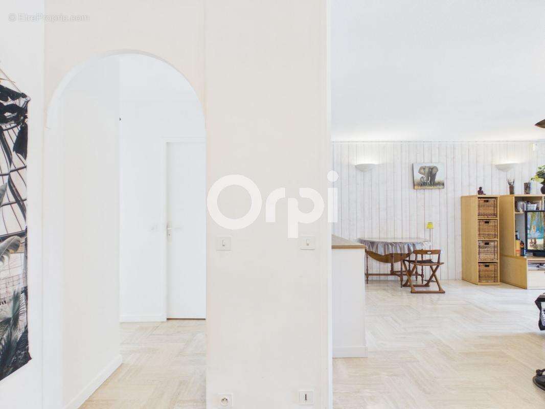 Appartement à MANDELIEU-LA-NAPOULE