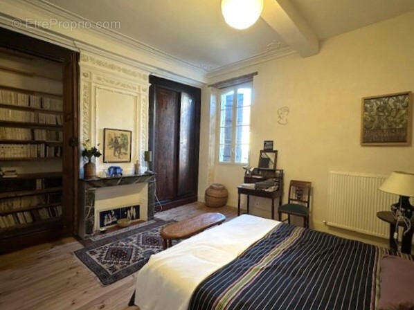 CH EST 1. - Maison à VIC-FEZENSAC