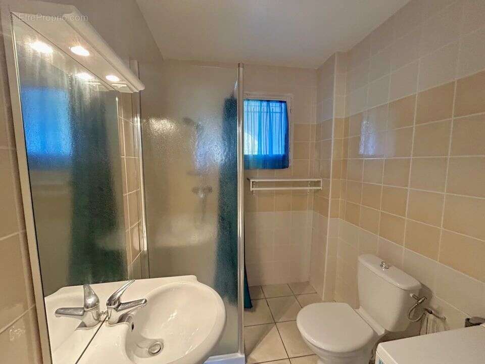 Appartement à GREOUX-LES-BAINS