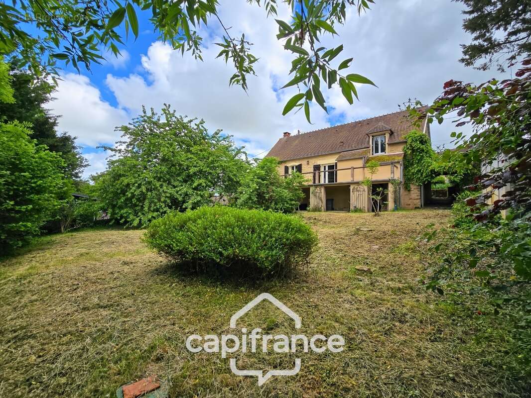 Maison en pierre de caractère avec jardin – Chazeuil (58700) - photo 2