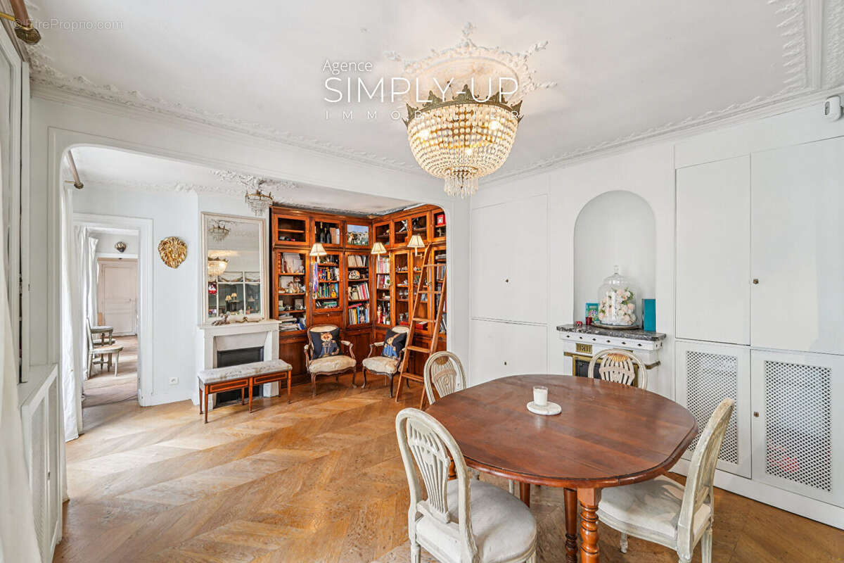 Appartement à PARIS-6E