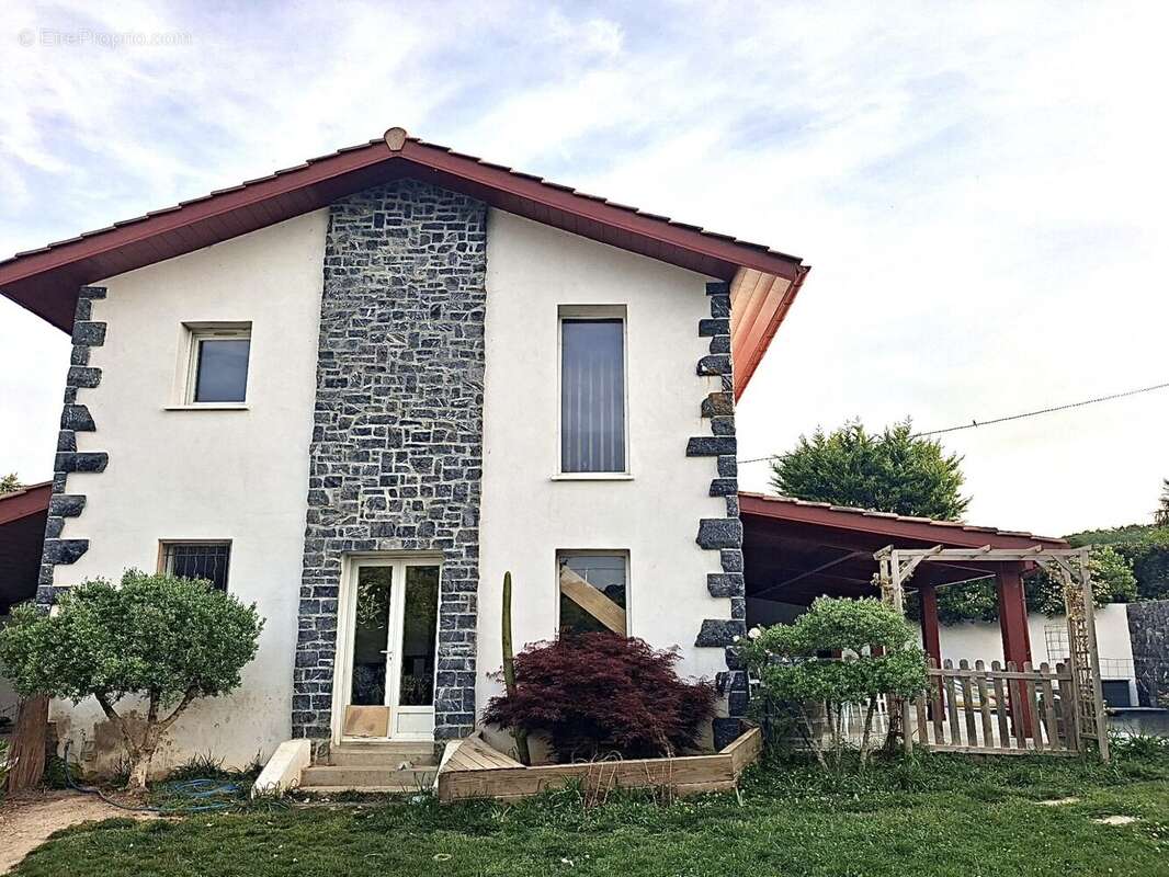 Maison à SAINT-PEE-SUR-NIVELLE