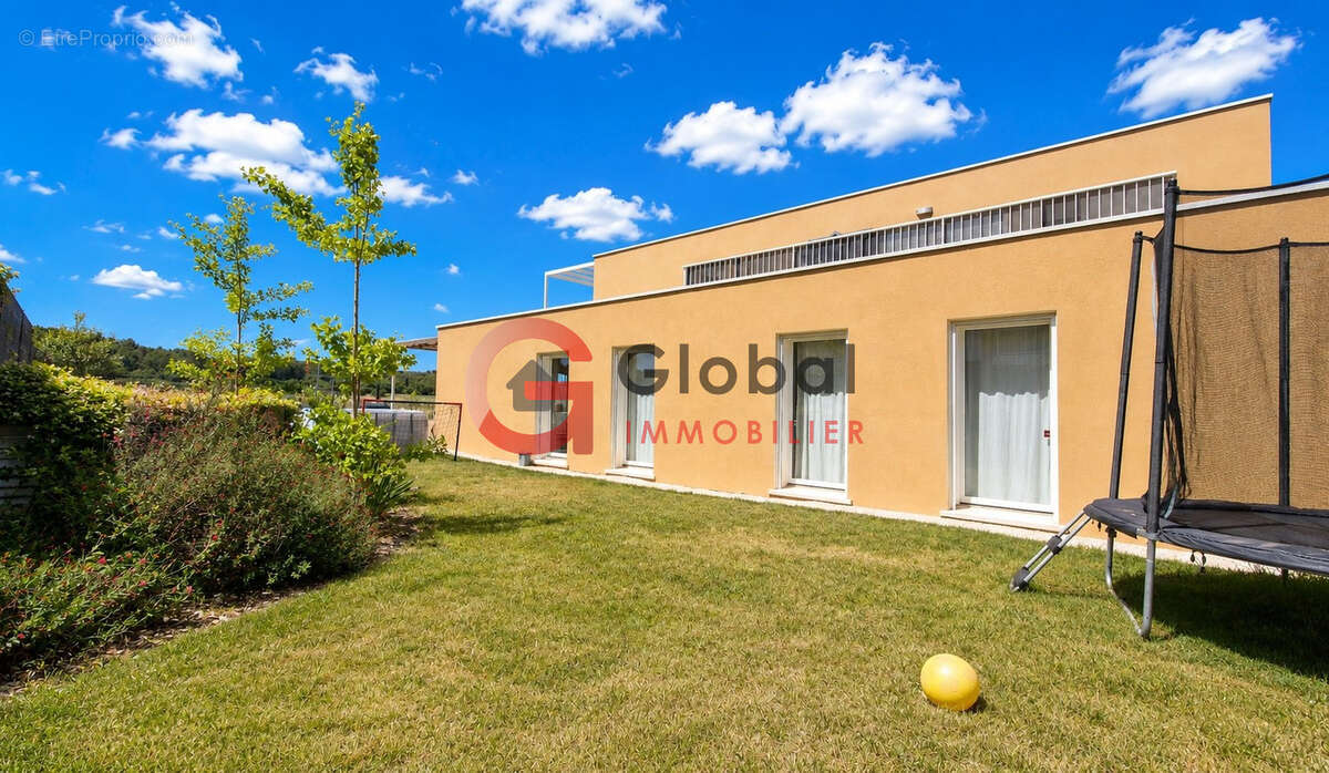 Appartement à LANCON-PROVENCE