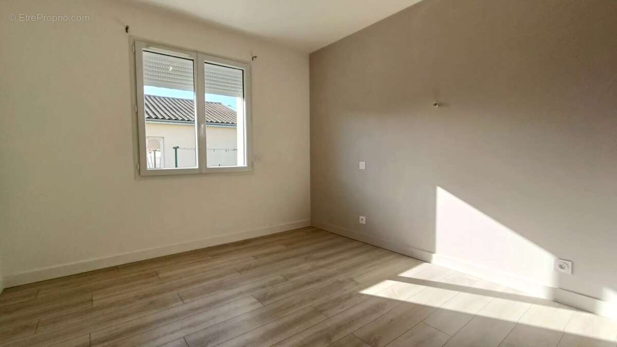 Maison à NEUVILLE-DE-POITOU