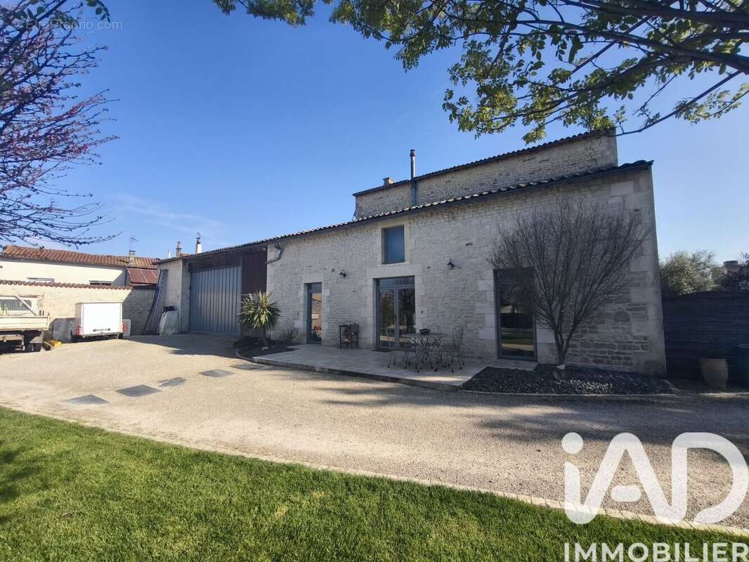 Photo 2 - Maison à FORS