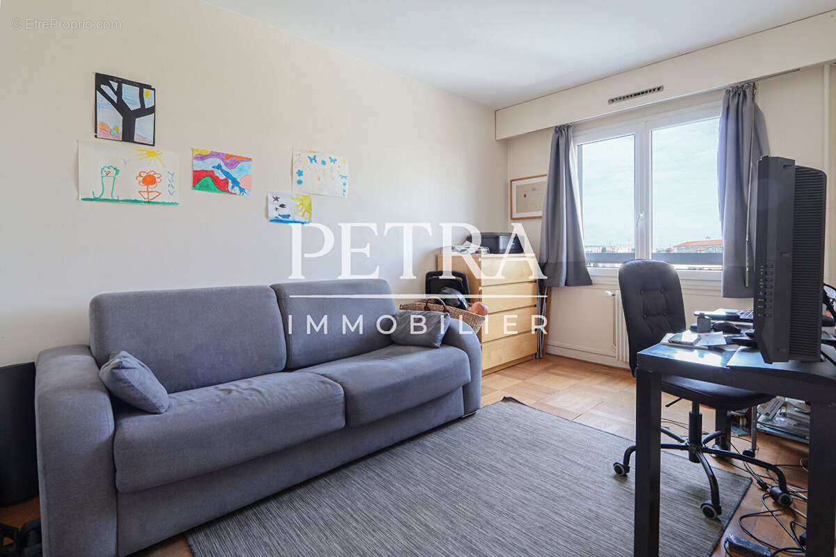 Appartement à L'HAY-LES-ROSES