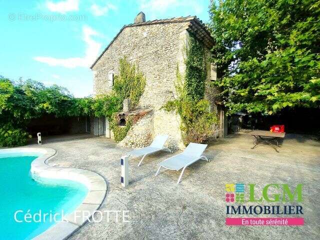 Charmant mas en pierre avec piscine et dependances - photo 13