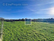 Terrain à ETAULIERS