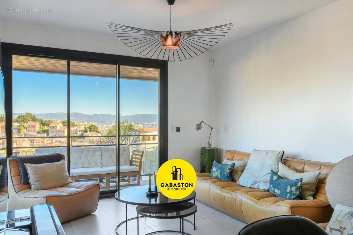 Appartement à MARSEILLE-8E