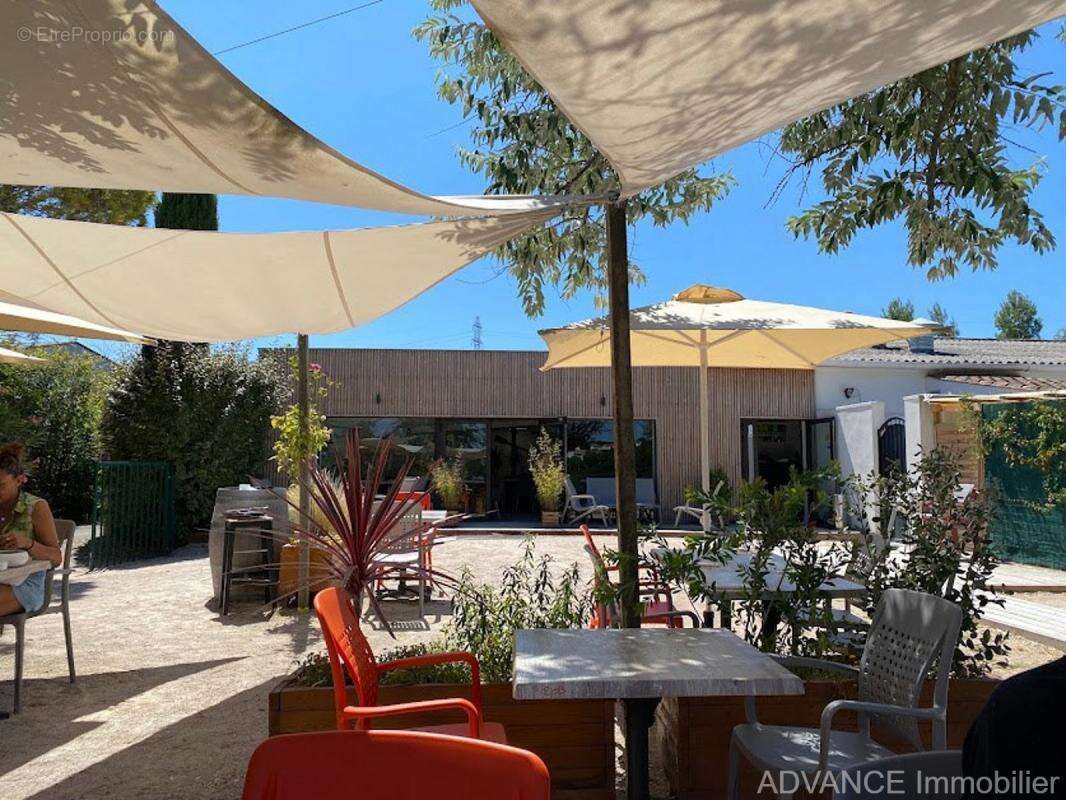 Commerce à MONTRABE