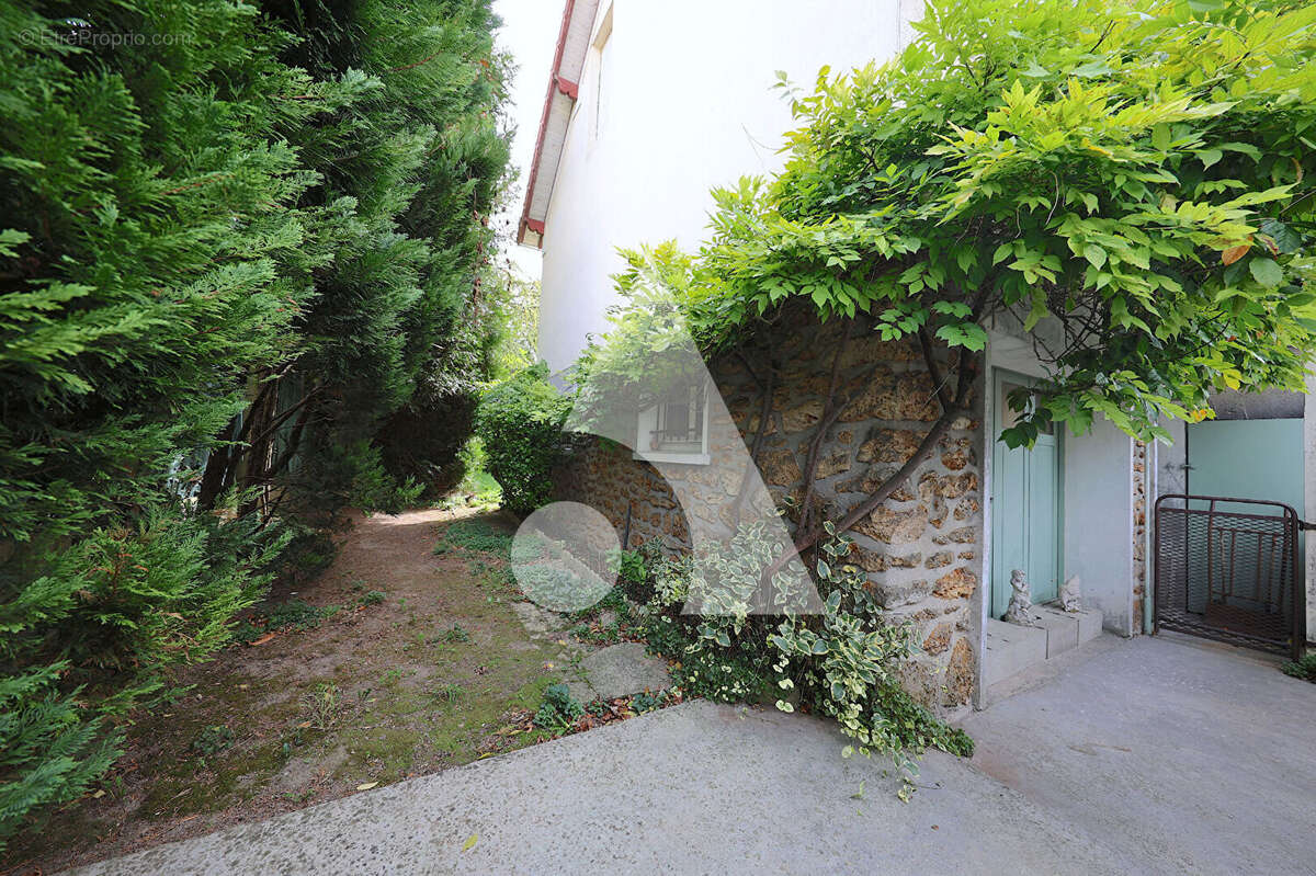 Maison à CORBEIL-ESSONNES