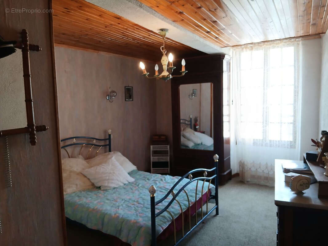 Maison à SAINTE-TULLE