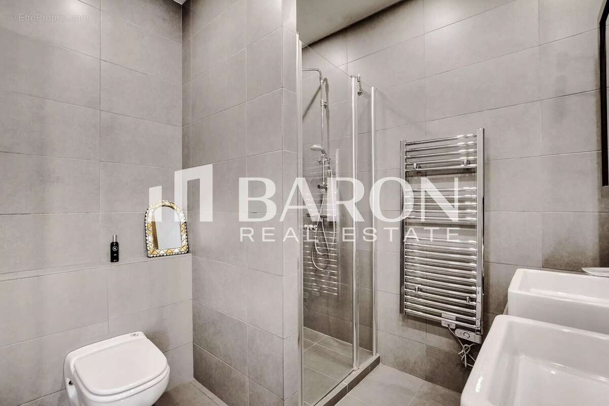 Appartement à PARIS-17E