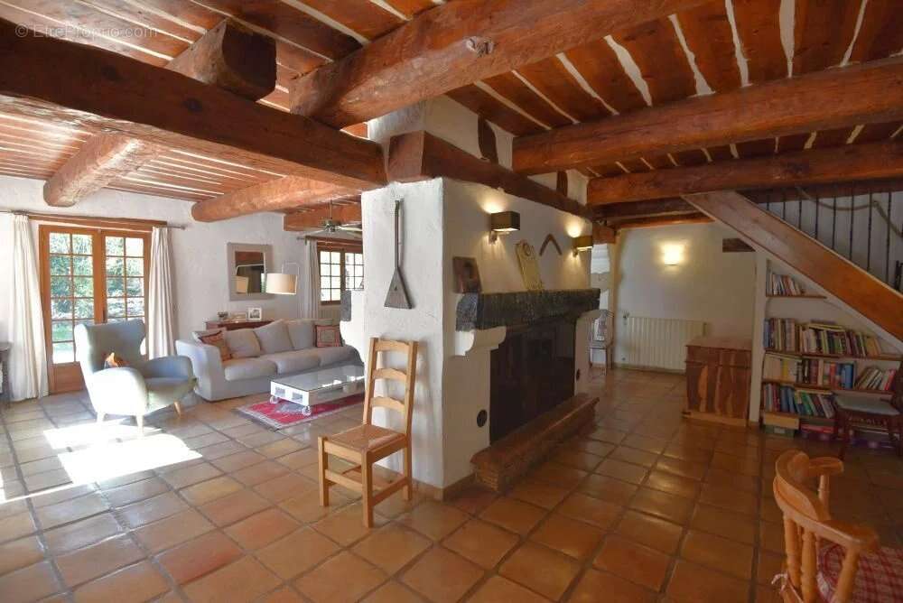 Maison à CALLIAN