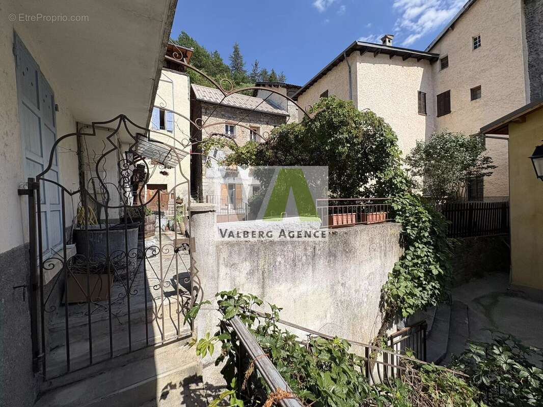 Grande maison à rénover - photo 9