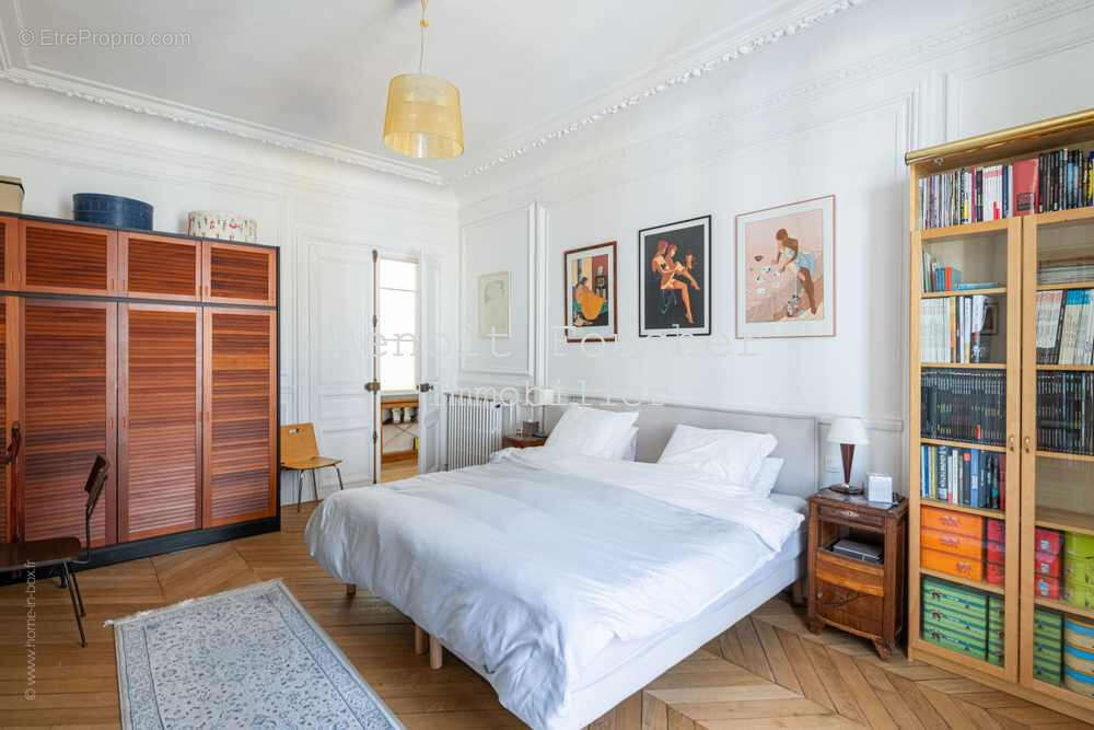 Appartement à PARIS-17E