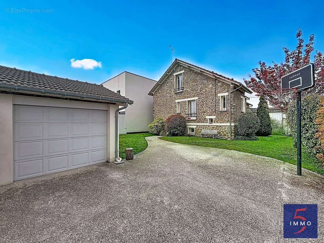 Maison à VAIRES-SUR-MARNE