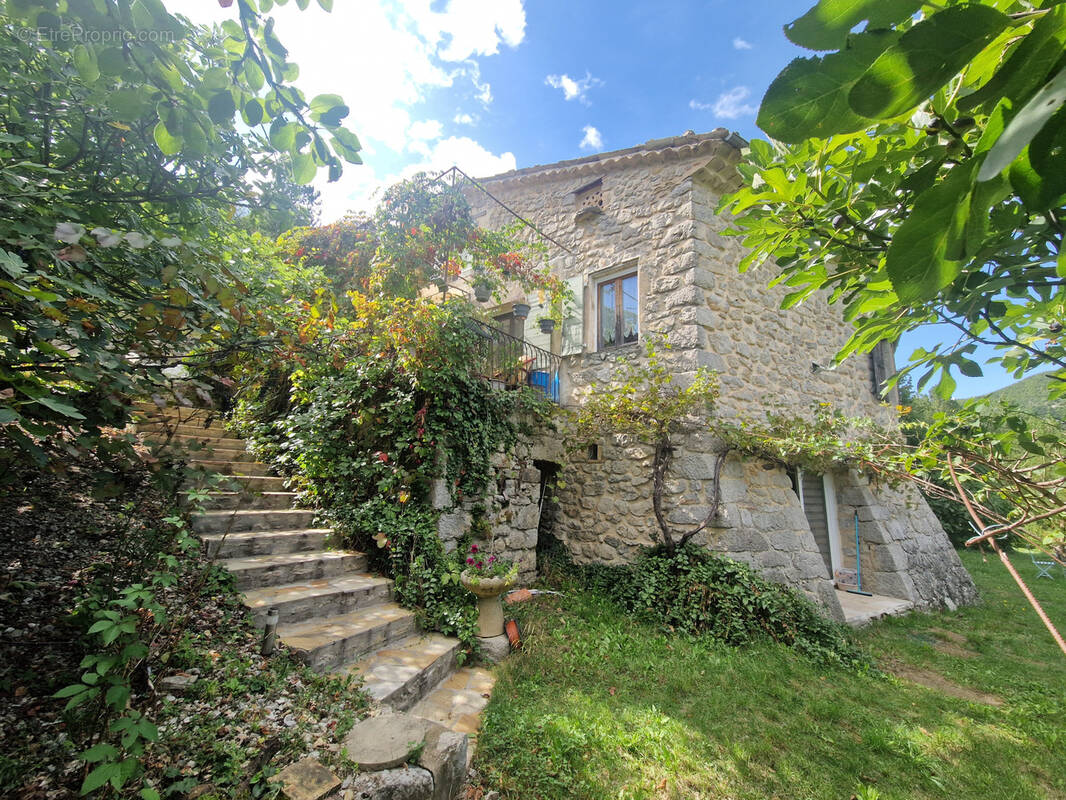 Maison à REMUZAT