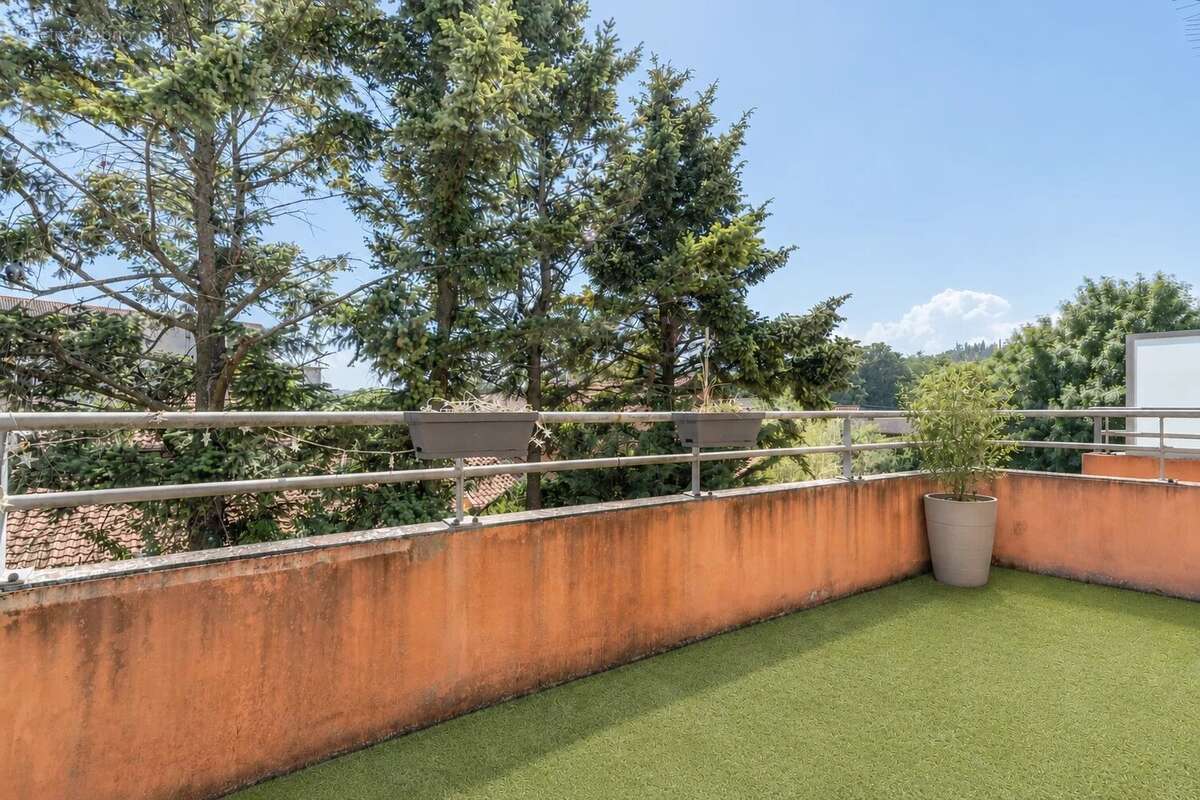 Appartement à ANSE