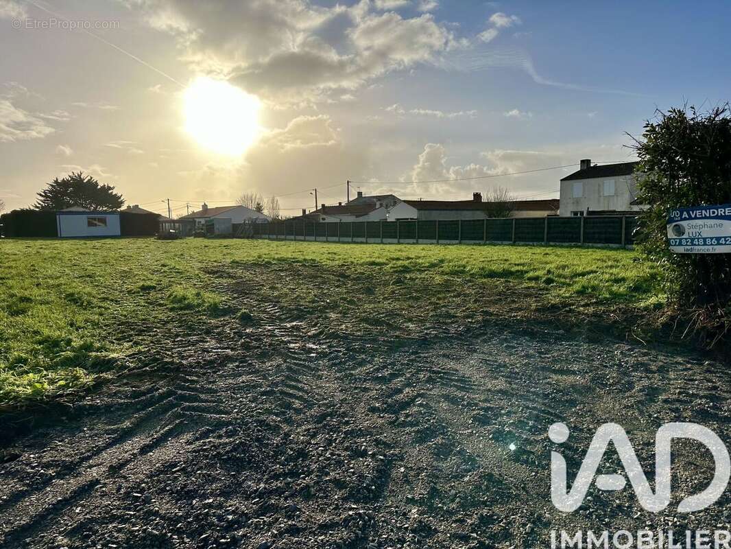 Photo 2 - Terrain à TALMONT-SAINT-HILAIRE