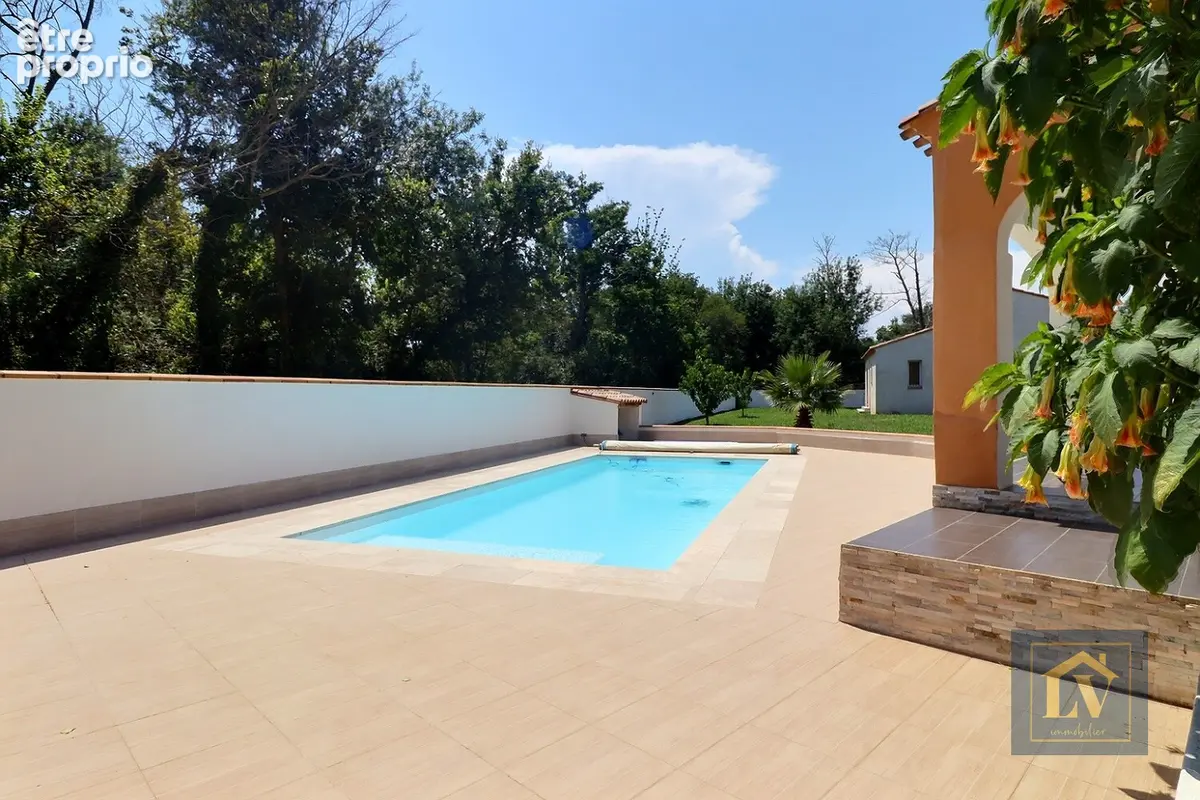 A vendre villa provençale avec garage et dépendance, grand jardin et piscine - photo 4